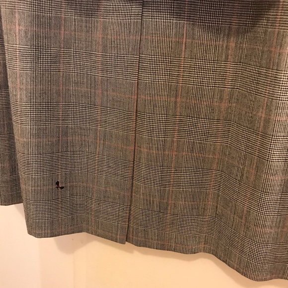 Suits - Picture 15 of 15